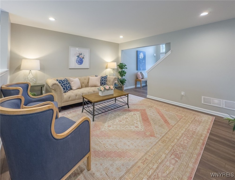 photo 4 : 12 White Orchid Way, Lancaster NY 14086