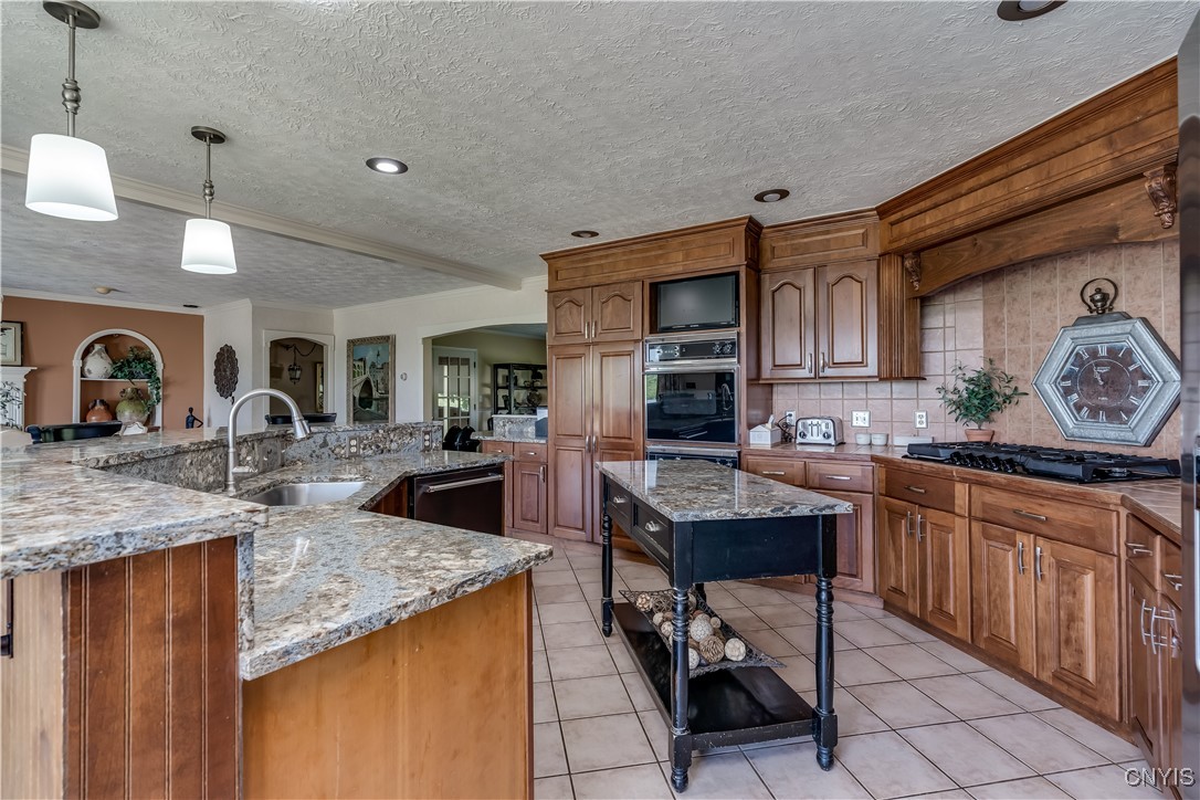 photo 2 : 21275 County Route 63, Watertown Town NY 13601