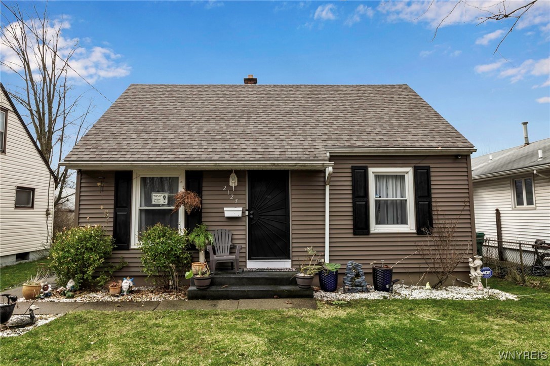 photo dY68A: 2125 Seneca Avenue, Niagara Falls NY 14305