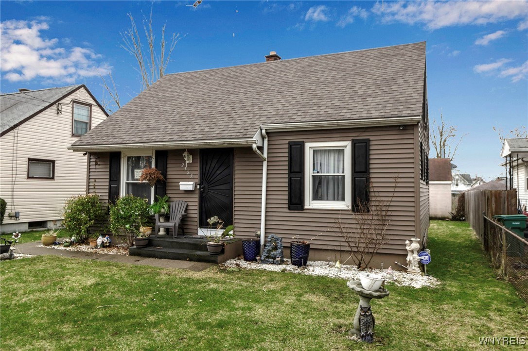 photo 2 : 2125 Seneca Avenue, Niagara Falls NY 14305
