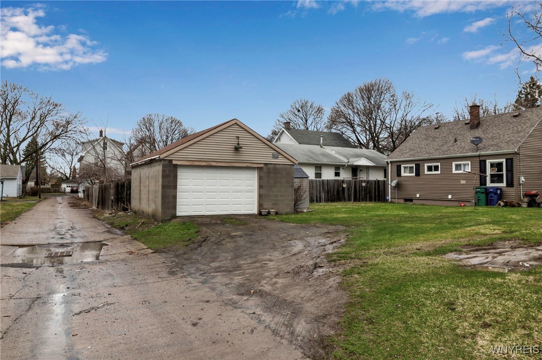 photo 4 : 2125 Seneca Avenue, Niagara Falls NY 14305