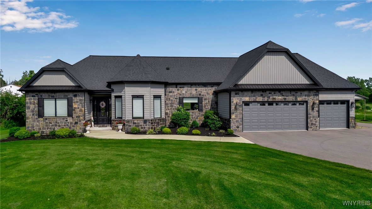 photo 0: 5815 Newhouse Road, Clarence NY 14051