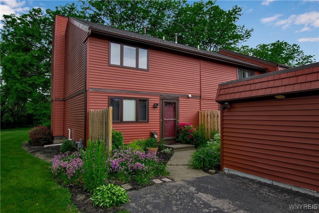 photo iYvq8V6LdZm54-KeUyj2Ka2qoy0: 1273 Peppertree Drive, Evans NY 14047