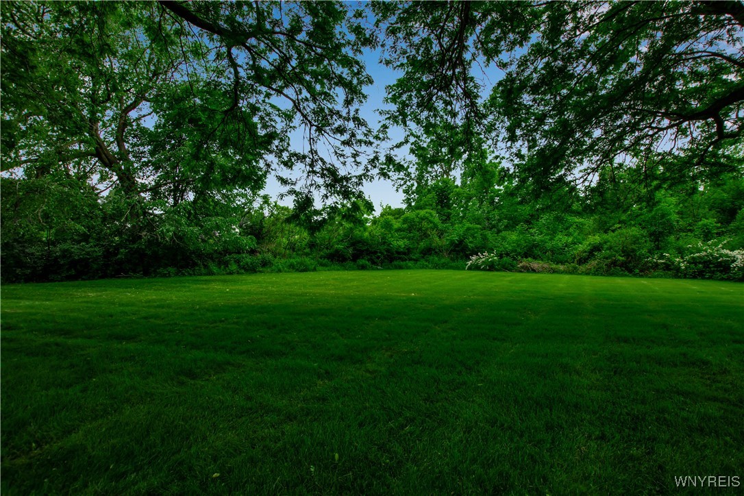 photo 4 : 1273 Peppertree Drive, Evans NY 14047