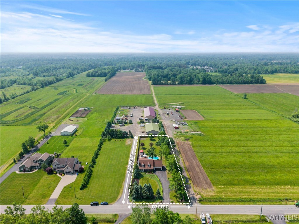 photo 1 : 8345 Lapp Road, Clarence NY 14051