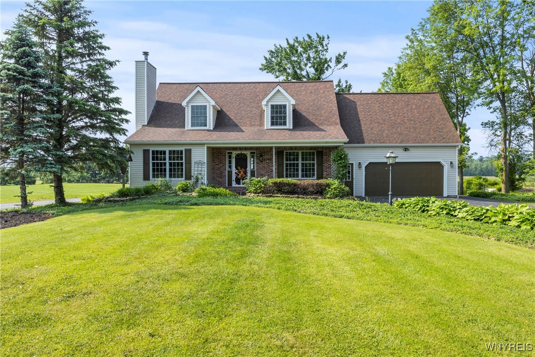 photo 3 : 8345 Lapp Road, Clarence NY 14051