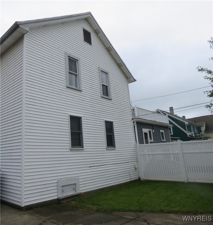 photo 3 : 38 Mumford Street, Buffalo NY 14220