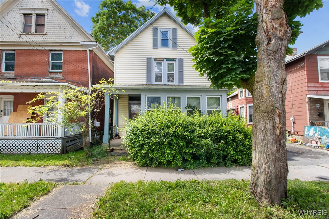 photo pQTuBWRLF-A4bfbWE: 319 Ferry Avenue, Niagara Falls NY 14301