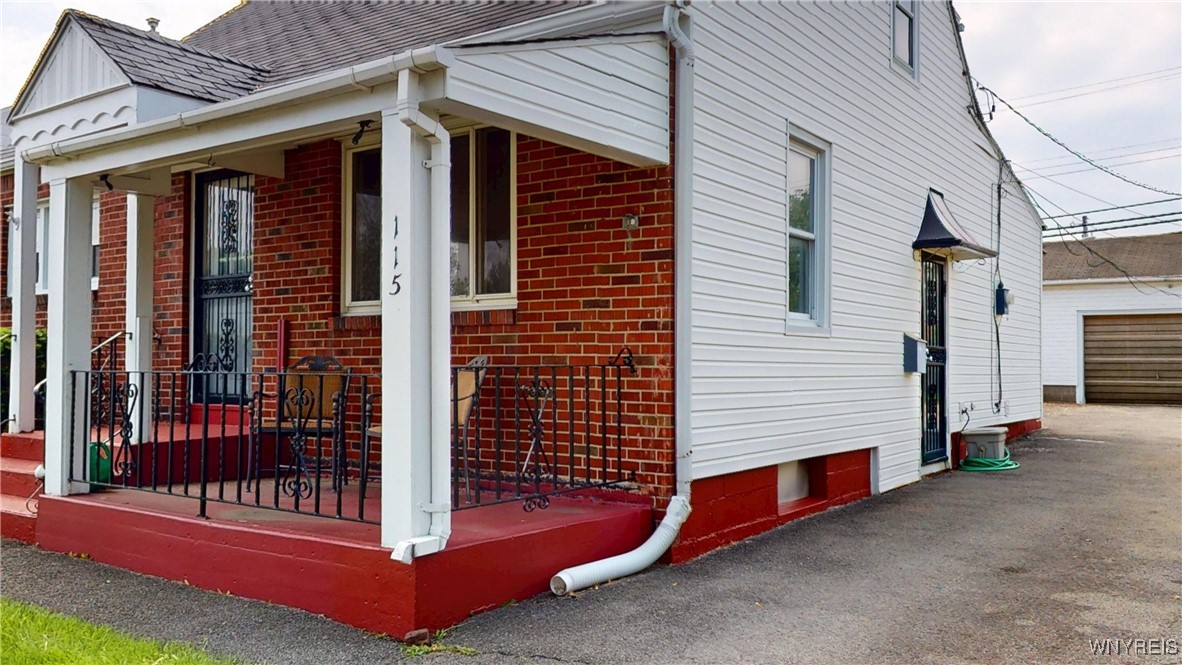 photo 2 : 115 Southgate Road, Cheektowaga NY 14215