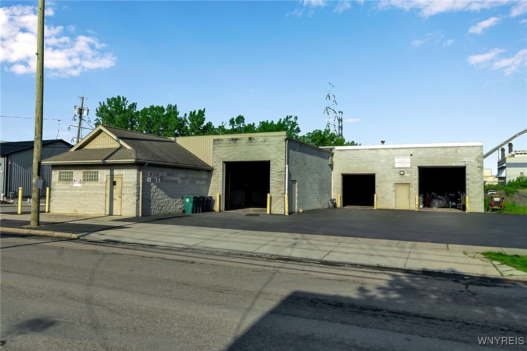 photo 4 : 402 56th Bay #2 Street, Niagara Falls NY 14304