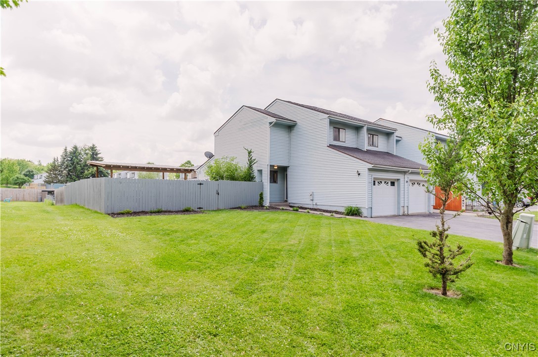 photo : 553 Weldon Drive, Watertown City NY 13601