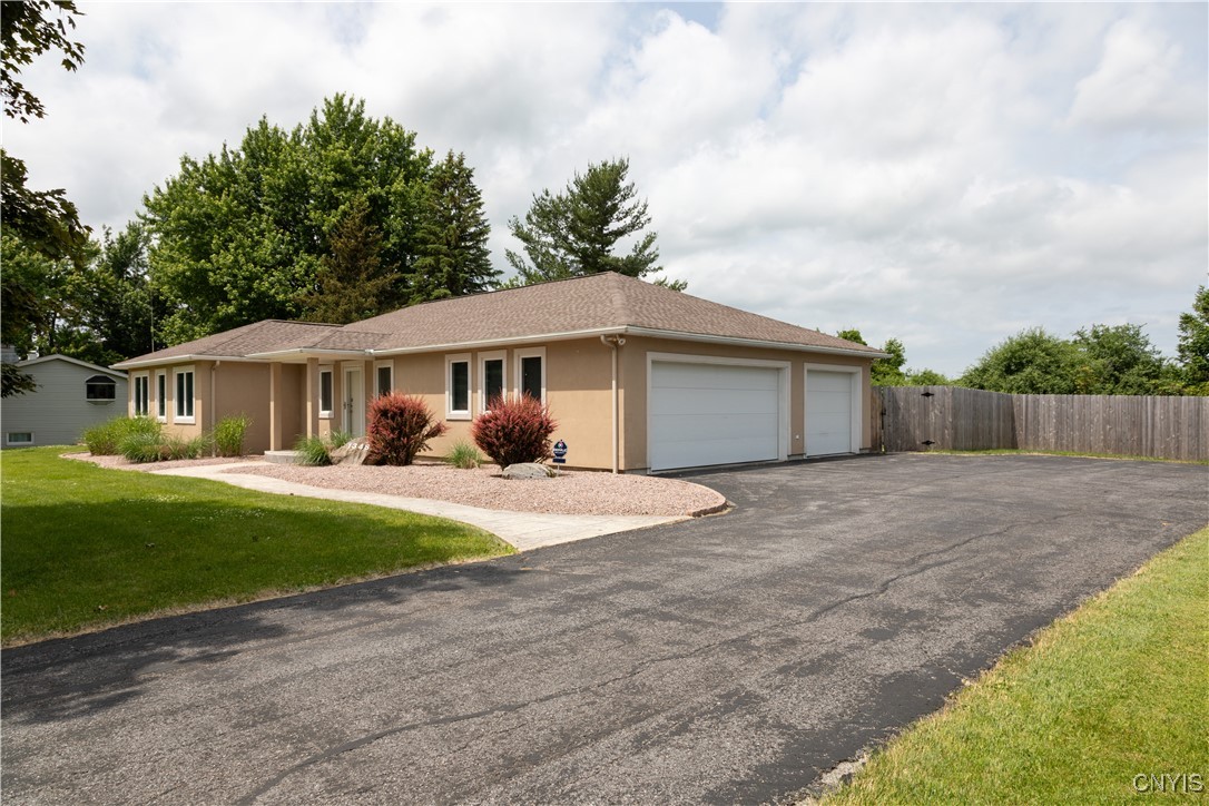 photo I0WUsTncBhgPd-49DFEil8ipHJAn4x-Pu2ok: 1348 Sunset Ridge, Watertown Town NY 13601