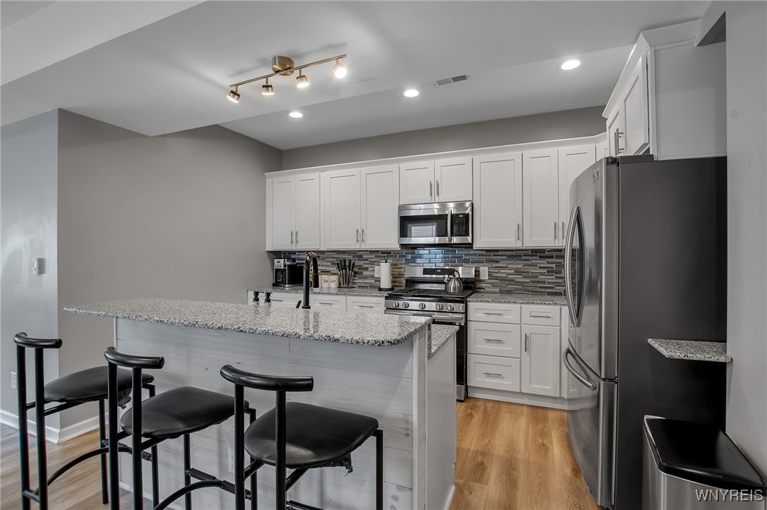 photo 3 : 184 14th Street, Buffalo NY 14213