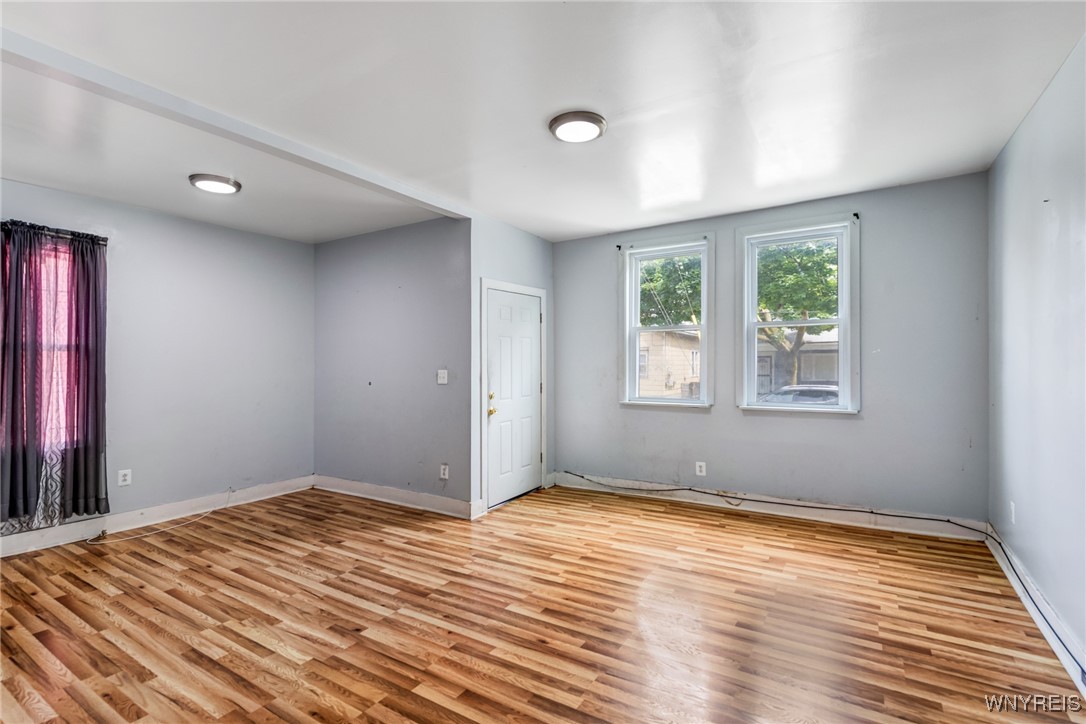 photo 3 : 86 Deshler Street, Buffalo NY 14212