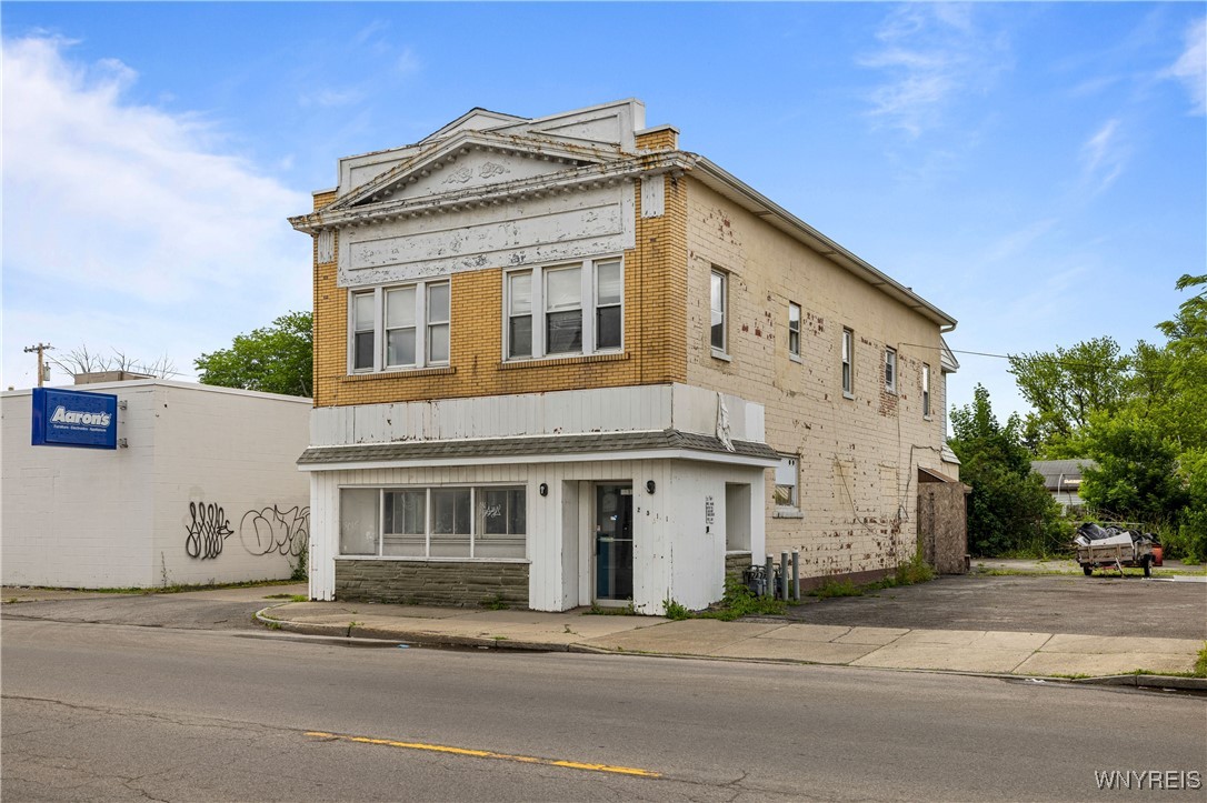 photo 1 : 2511 Pine Avenue, Niagara Falls NY 14301