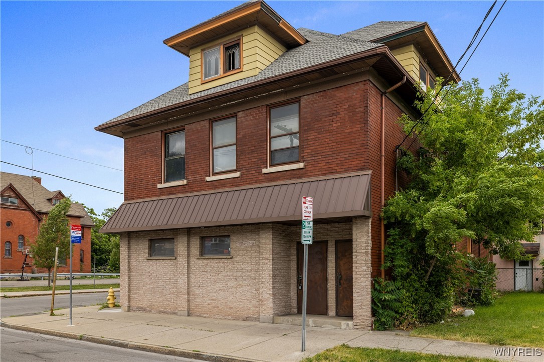 photo 2 : 700 Pine Avenue, Niagara Falls NY 14301