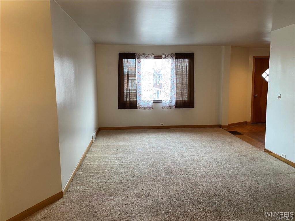 photo 2 : 421 West Delavan Avenue, Buffalo NY 14213