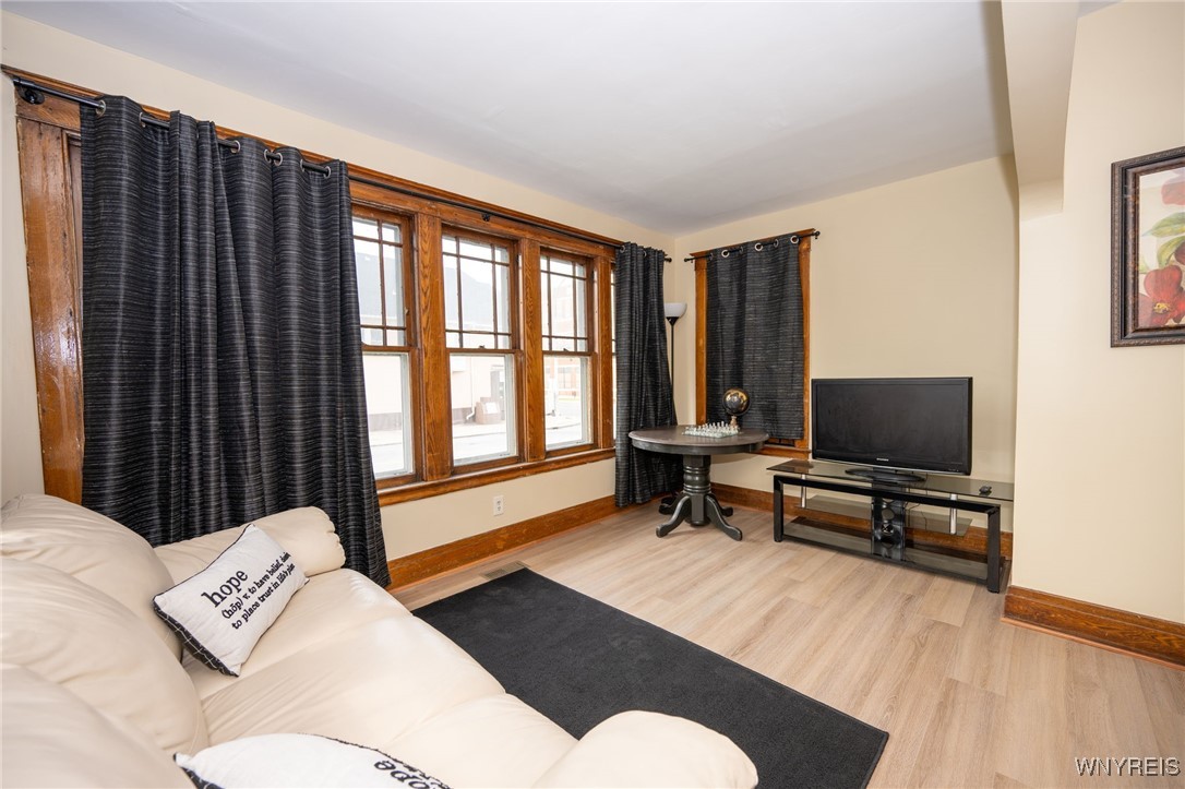 photo 4 : 98 East Delavan Avenue Lower, Buffalo NY 14208