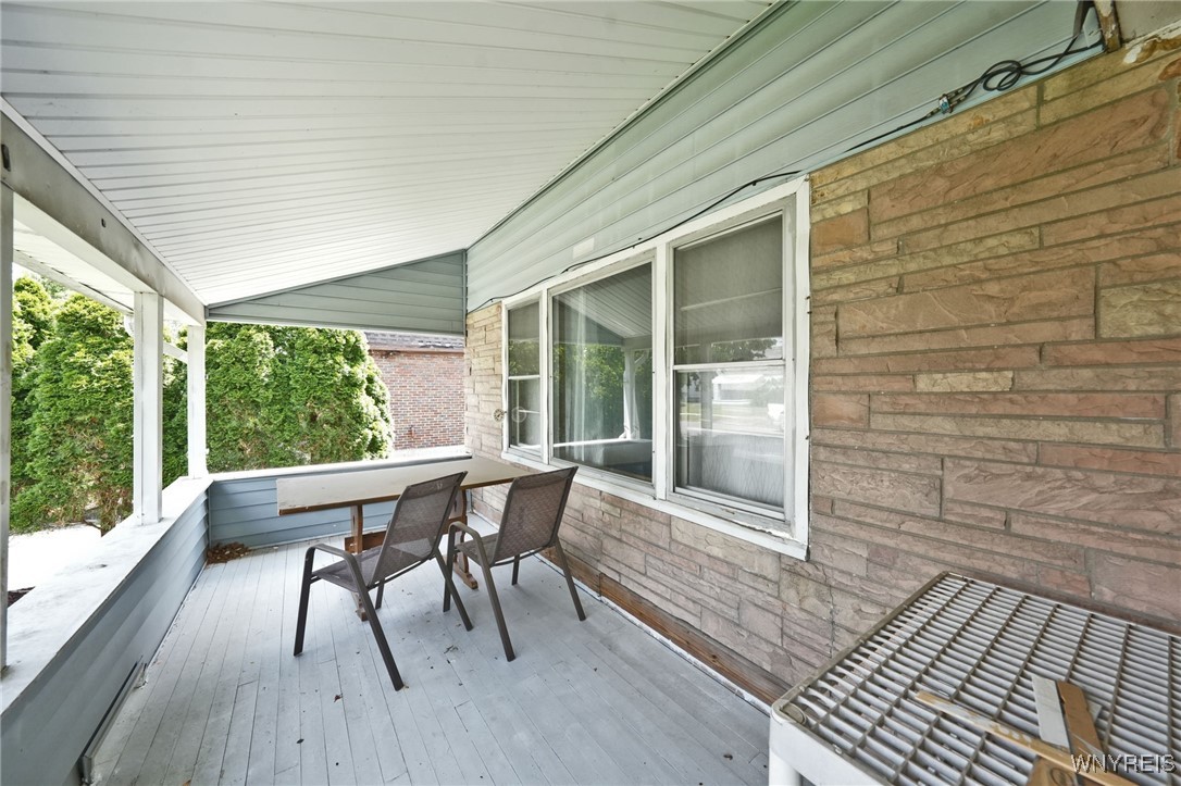 photo IiVWWost-xlVhVQ: 2133 North Avenue, Niagara Falls NY 14305