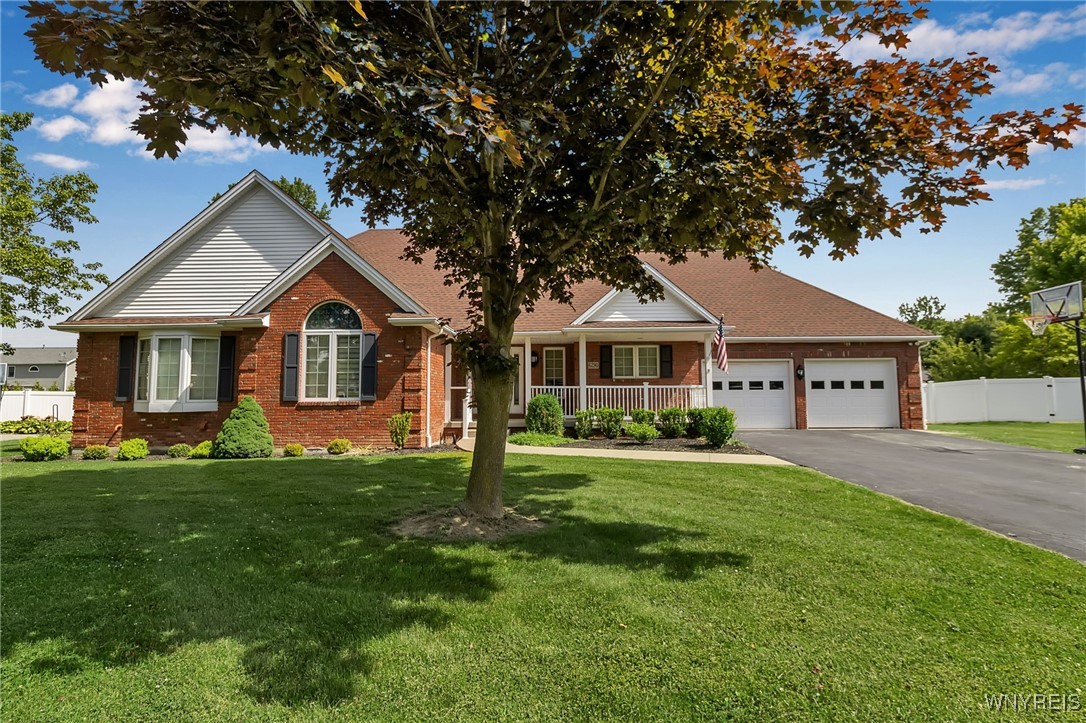photo 1 : 6290 Emily Court, Clarence NY 14032