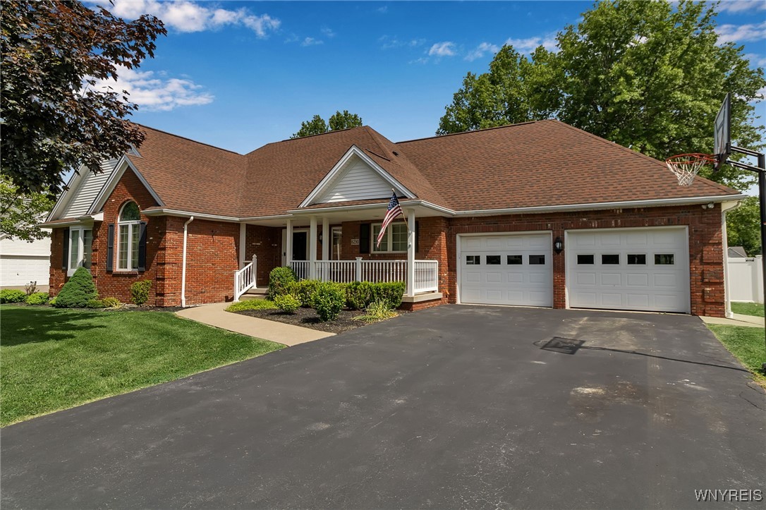 photo 2 : 6290 Emily Court, Clarence NY 14032
