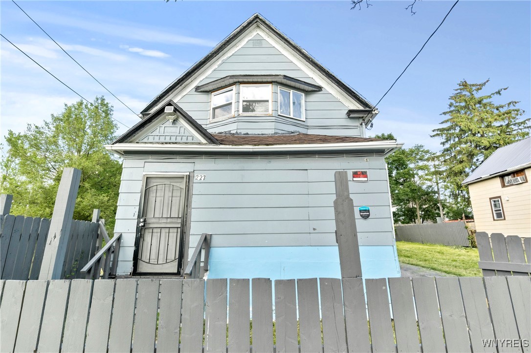 photo SYXkYgzqF44NK4: 227 Burgard Place, Buffalo NY 14211