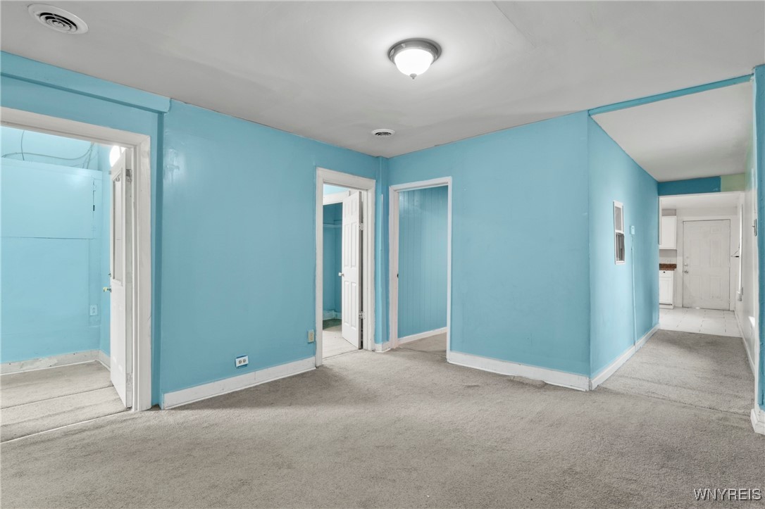 photo 3 : 227 Burgard Place, Buffalo NY 14211