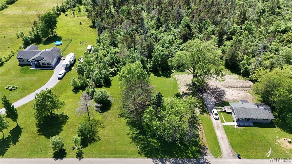 photo gn3oOu2U: 7714 Decker Road, Evans NY 14047