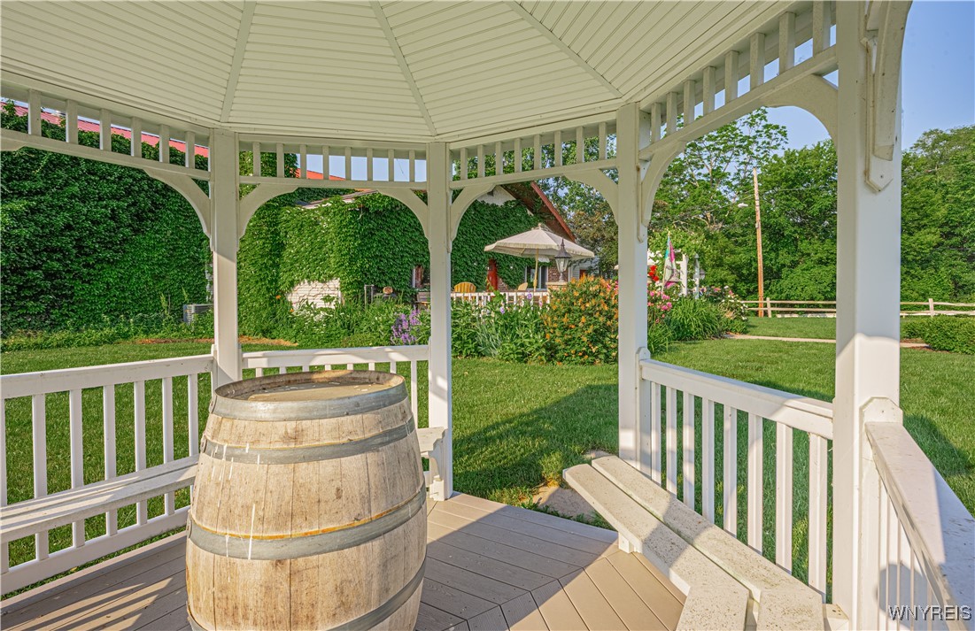 photo 4 : 4120 Ridge Road, Cambria NY 14094