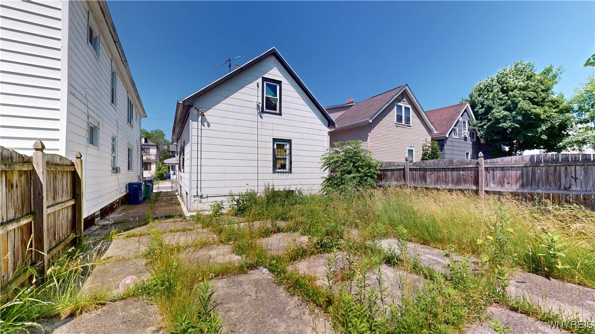 photo JXRGbvpgPYFneLlruU-nGQ7LpRR8tZOhOqg4unOzAQ: 133 Freund Street, Buffalo NY 14215