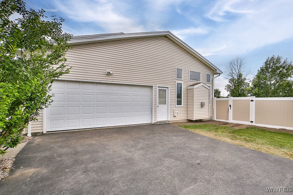 photo undefined: 6850 Shawnee Road, Wheatfield NY 14120