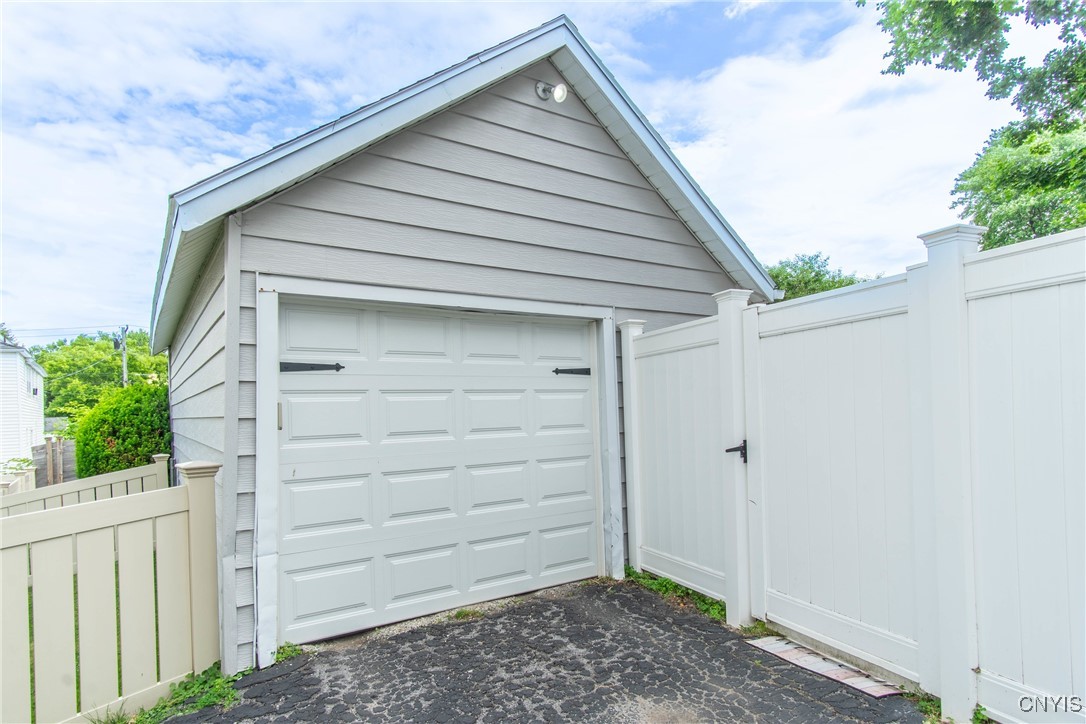 photo 2 : 231 Stuart Street, Watertown City NY 13601