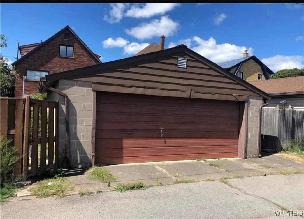 photo xiZeFB50J6oe4aXL1sUOcpnYc: 549 15th Street, Niagara Falls NY 14301