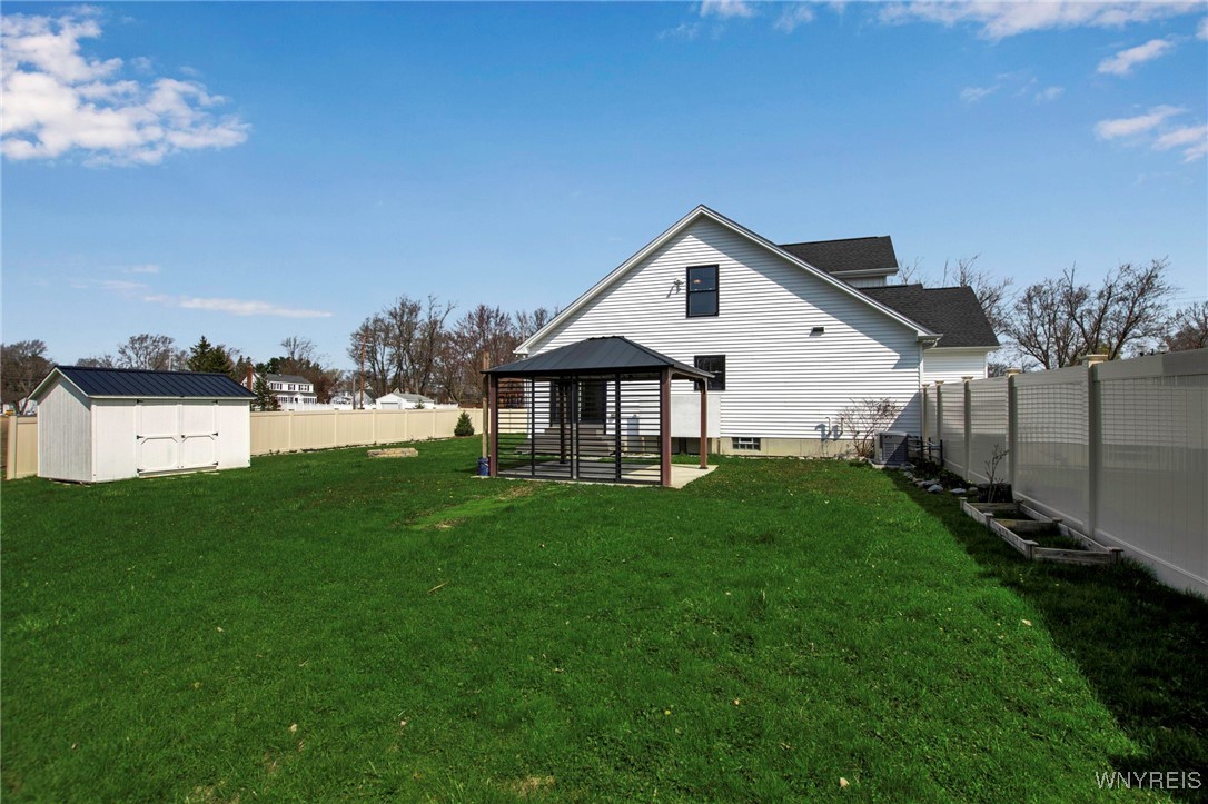 photo 2 : 6 Rolling Woods Lane, West Seneca NY 14224
