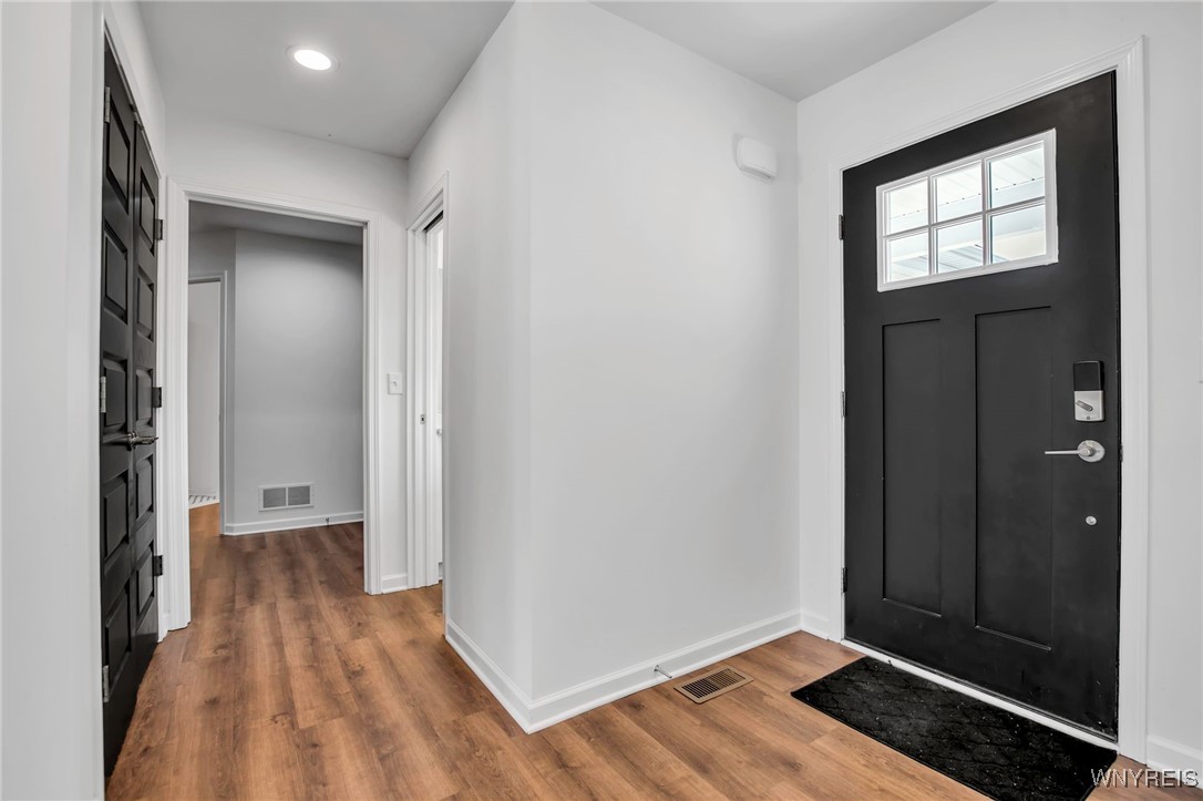 photo 4 : 6 Rolling Woods Lane, West Seneca NY 14224