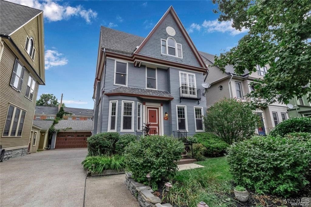 photo 8zlNXEHT4VNpw: 818 Auburn Avenue Lower, Buffalo NY 14222
