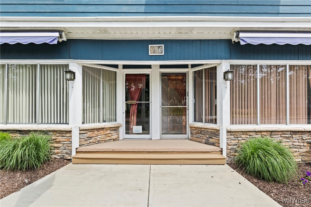 photo 3 : 856 Ridge Road, Lackawanna NY 14218