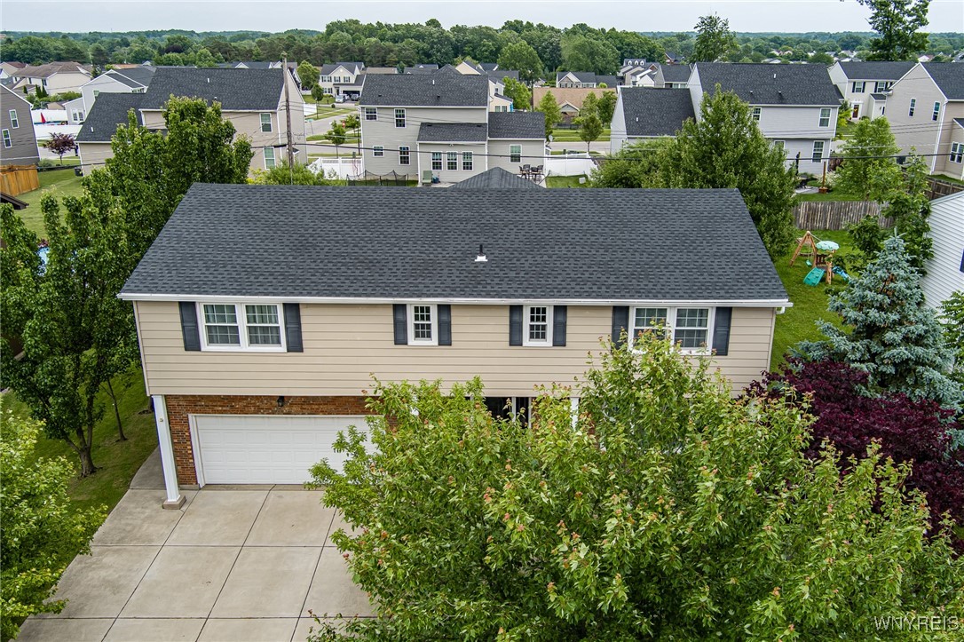 photo 1 : 79 Hemlock Drive, West Seneca NY 14224