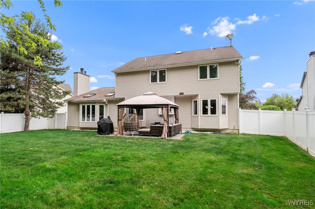 photo RTEm4eMBmHyekRmfFUI: 16 Schilling Court, Lancaster NY 14086