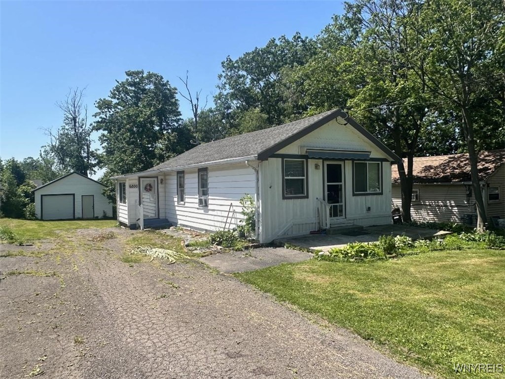 photo W8c: 6800 Prescott Drive, Evans NY 14047