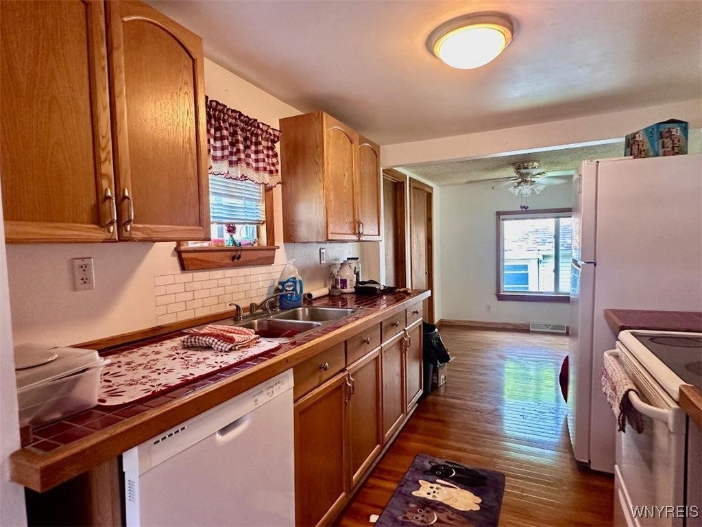 photo 3 : 6800 Prescott Drive, Evans NY 14047