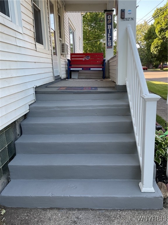 photo 3 : 46 Long Avenue, Cheektowaga NY 14225