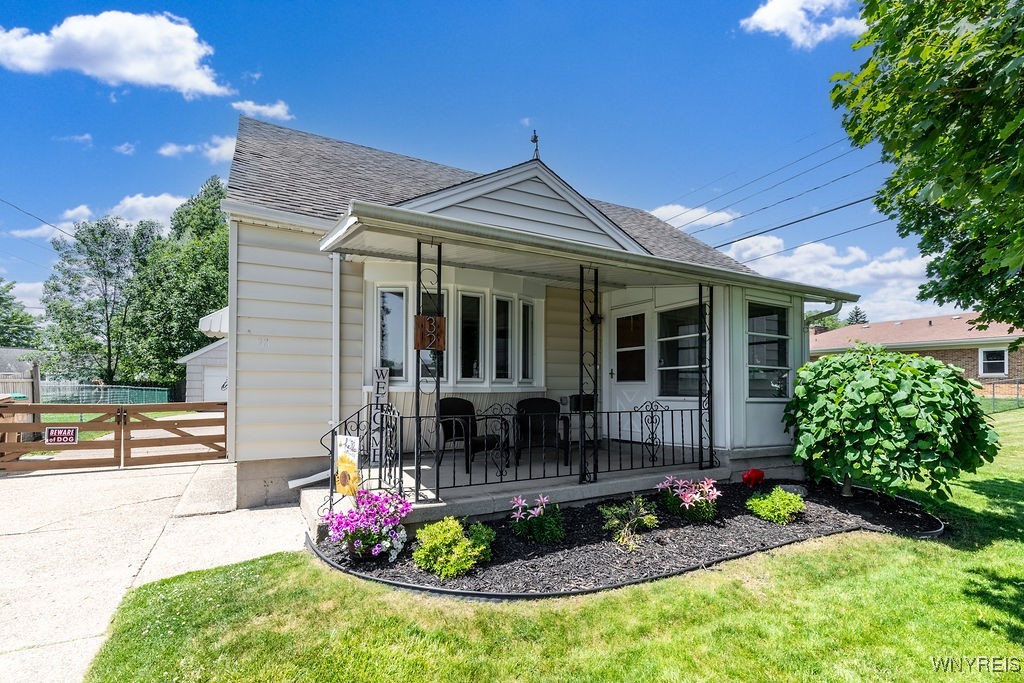 photo undefined: 32 Kathleen Drive, Cheektowaga NY 14225