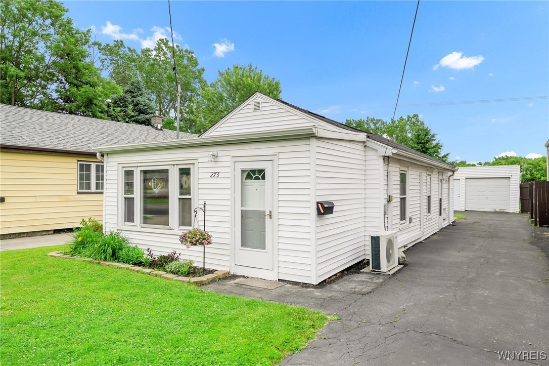 photo 2 : 273 Orchard Place, Cheektowaga NY 14225