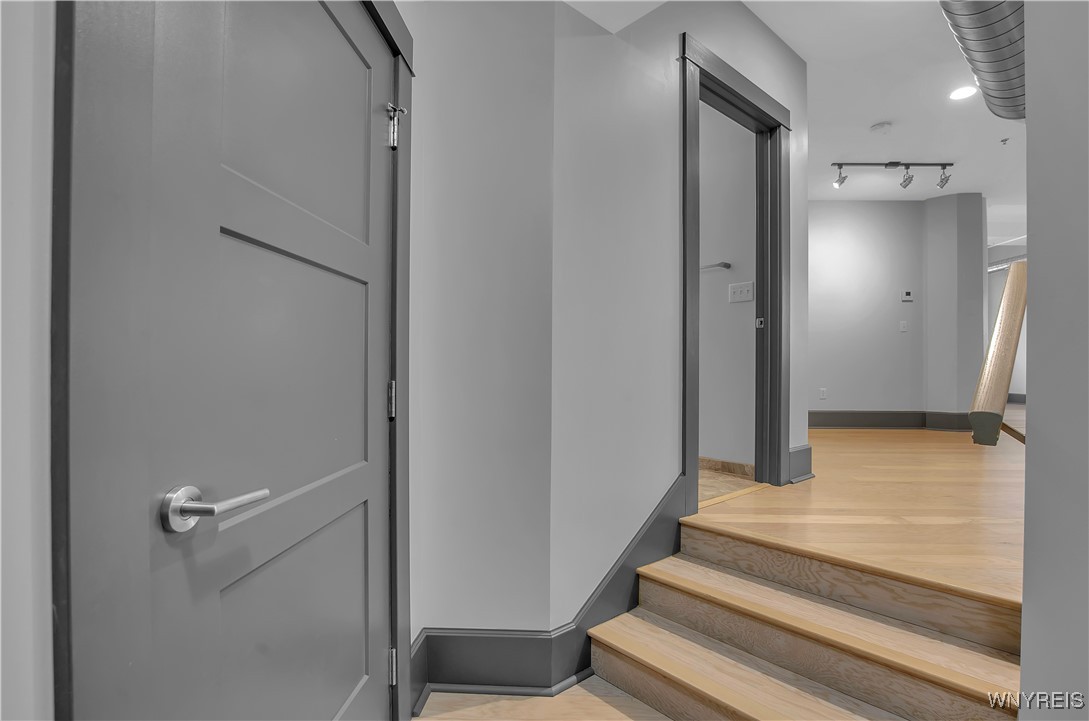 photo 2 : 210 Ellicott Street 206, Buffalo NY 14203