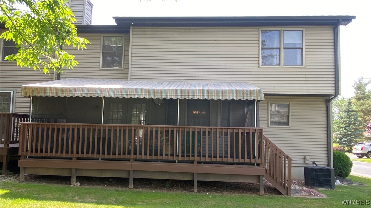photo undefined: 20 In The Woods Lane, West Seneca NY 14224