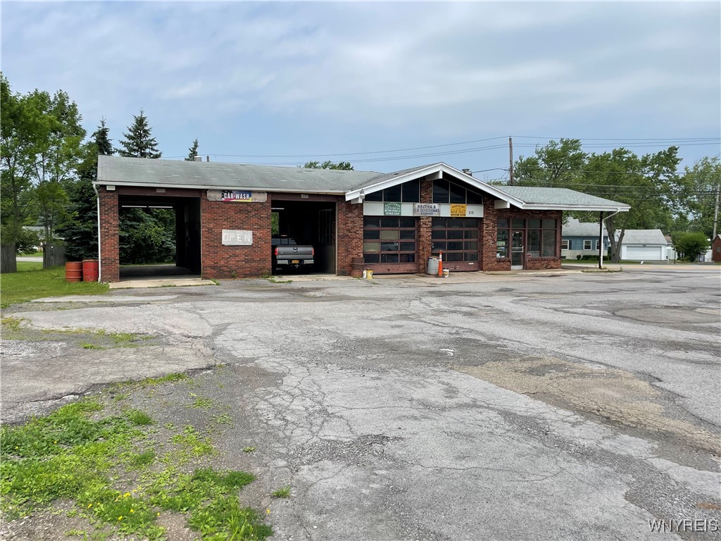 photo AW7tKRGk: 3020 Southwestern Boulevard, Orchard Park NY 14127
