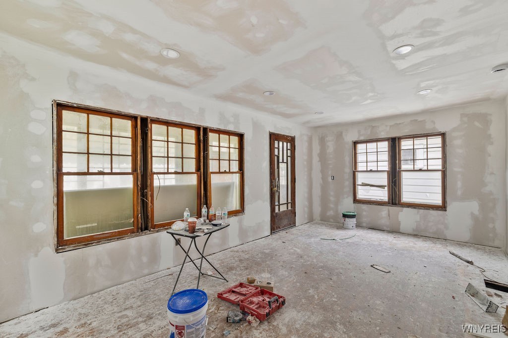 photo 2 : 85 Ullman Street, Buffalo NY 14207