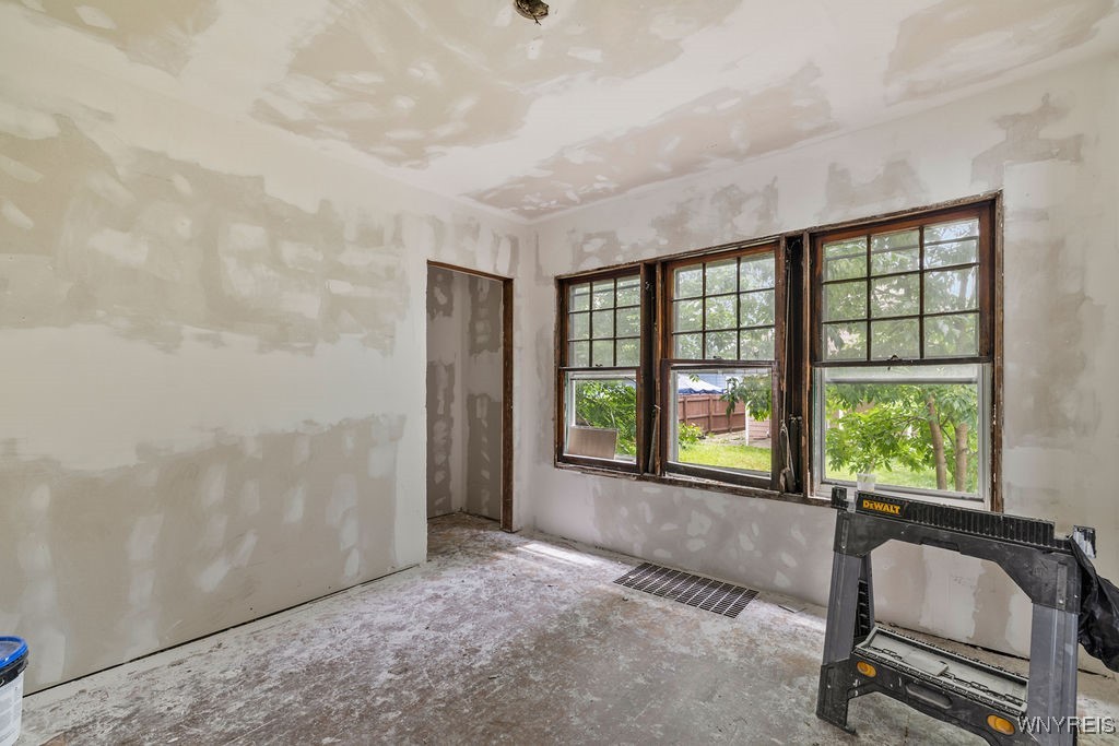 photo 3 : 85 Ullman Street, Buffalo NY 14207