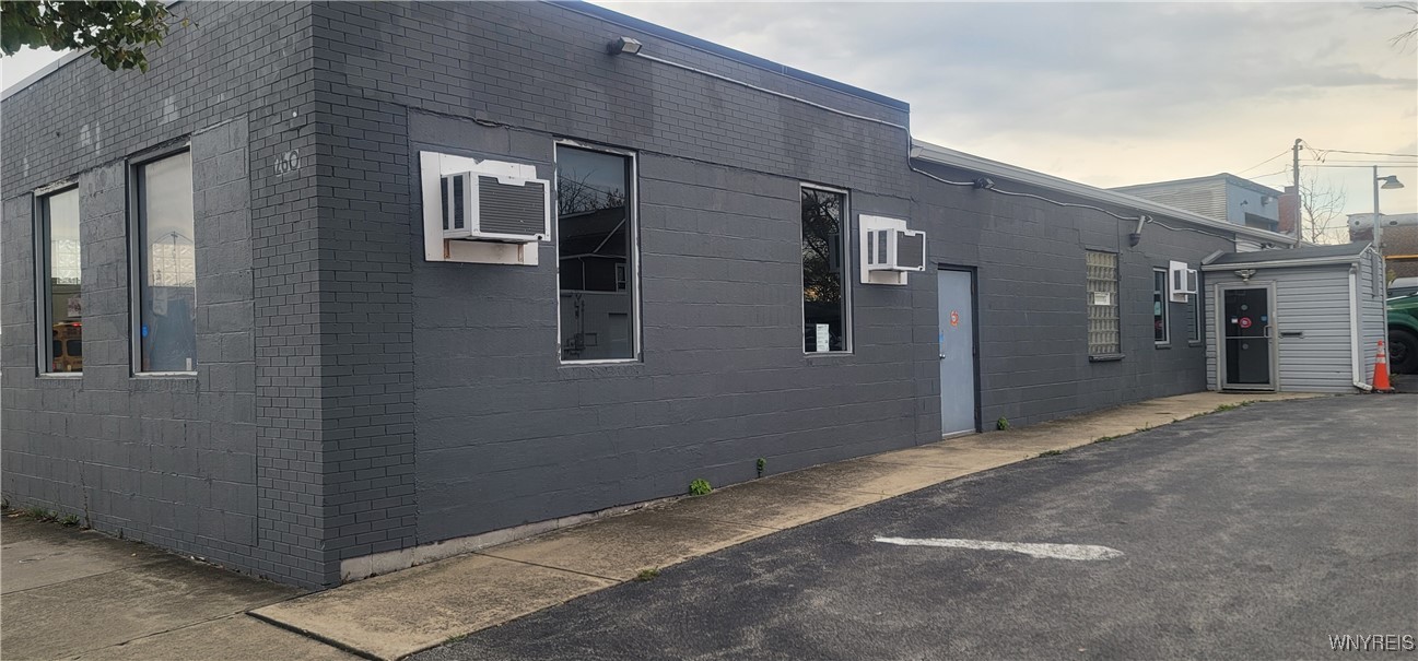 photo u8jm3En6J1RpzLsw: 2601 Pine Avenue, Niagara Falls NY 14301